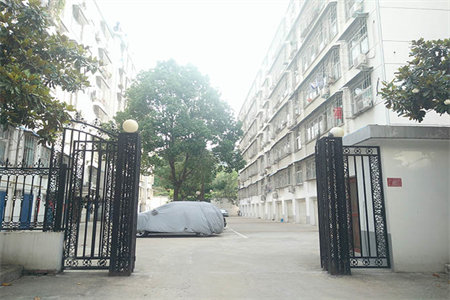 花千树小区电梯10楼精装修65万可分期三室两厅一卫